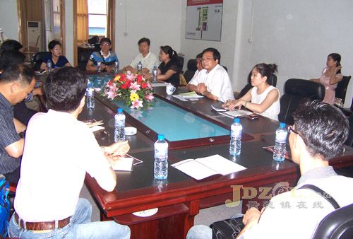 �c(di��n)��DƬ�����´��ڴ��_: