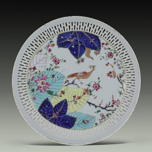 �����п׵�ɫ���P